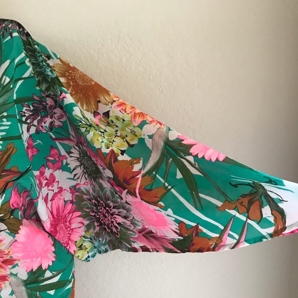 SALE!  BLACK BEAD Tropical Floral Print Asymetric Blouse S - Picture 5 of 9